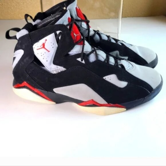 Nike Jordan True Flight Sneakers High Top size 10.5 Black Red Gray 342964-060 - Picture 16 of 17